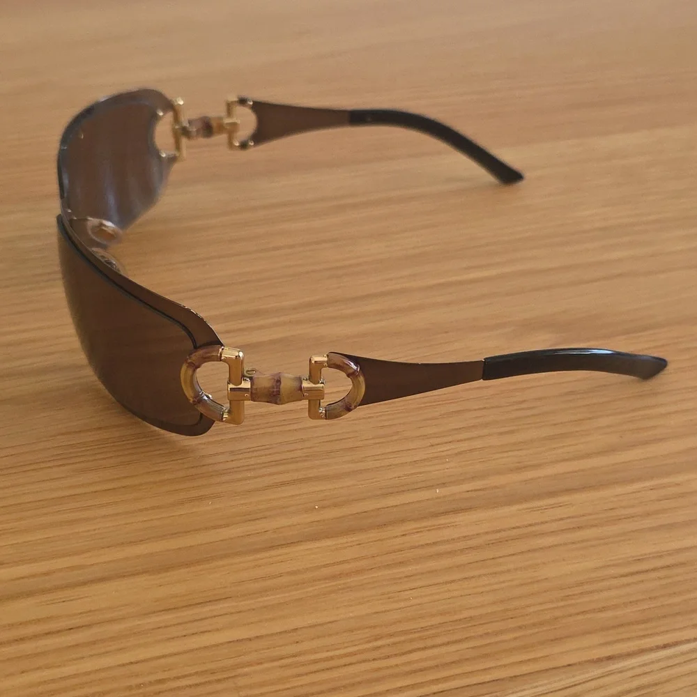 Gucci model GG 2801/S, featuring distinctive bamboo-effect detailing